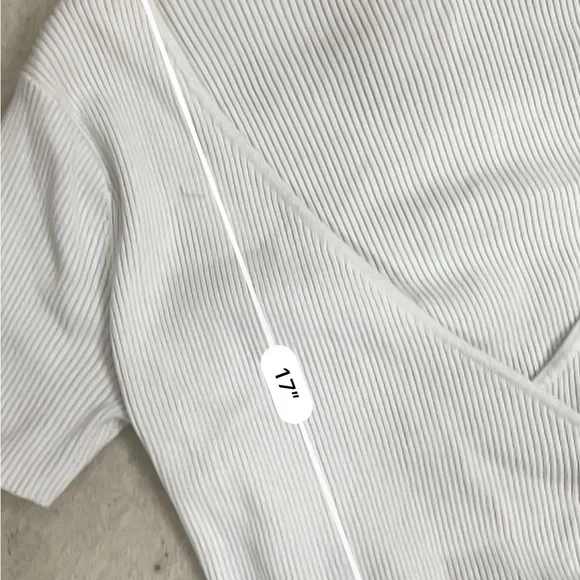 Le Lis white ribbed faux wrap crop top - Picture 4 of 4